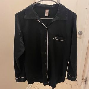 VICTORIAS SECRET SILK SLEEPING TOP🖤